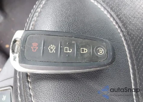 2019 Ford Taurus Limited z USA, uszkodzony, nr VIN 1FAHP2F85KG109836